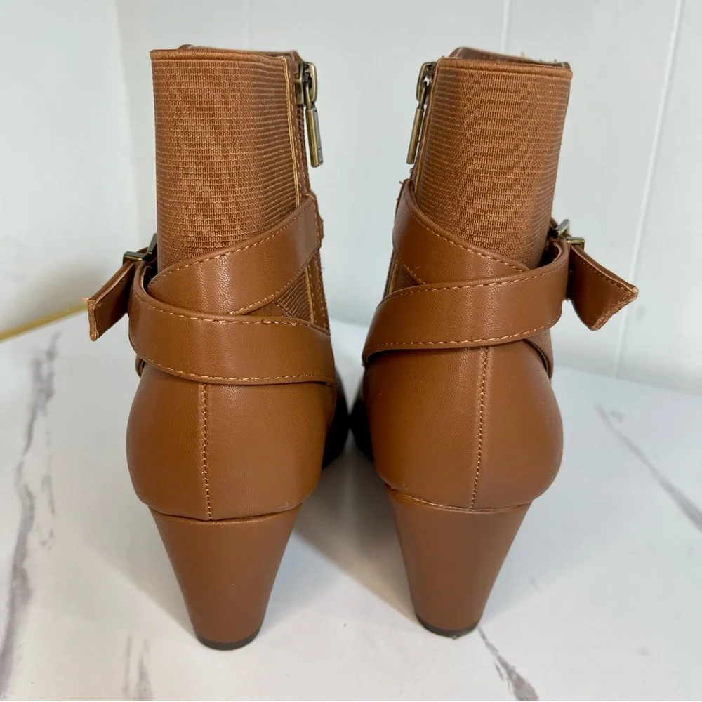 Kenneth Cole Reaction Brown Leather Ankle Wedge Dressy Booties buckle detail 7.5